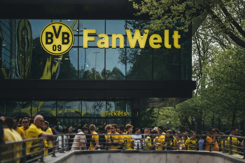 Der Schatten-Kader: Wie Bundesliga-Klubs mit versteckten B-Listen heimlich auf Transferflops reagieren
